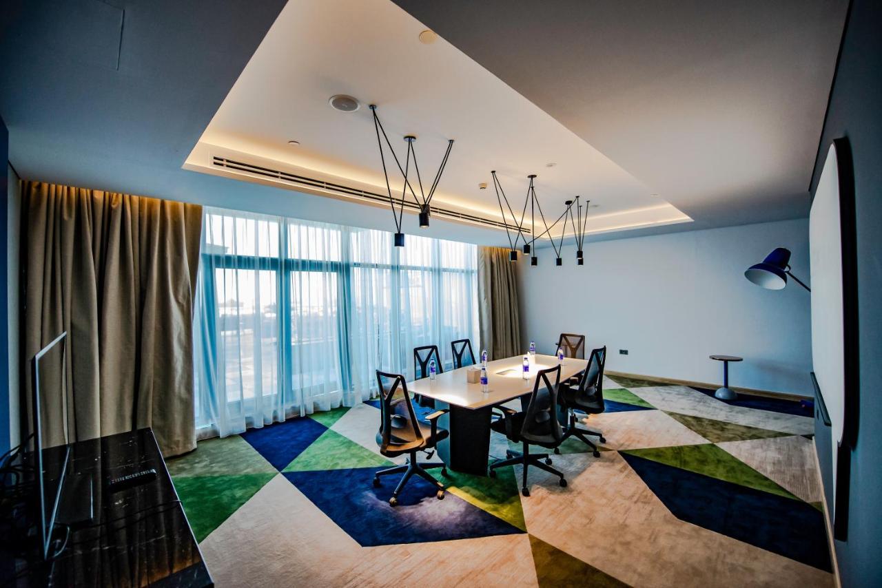 La Vie Gardens Hotel Apartments Дубай Екстериор снимка