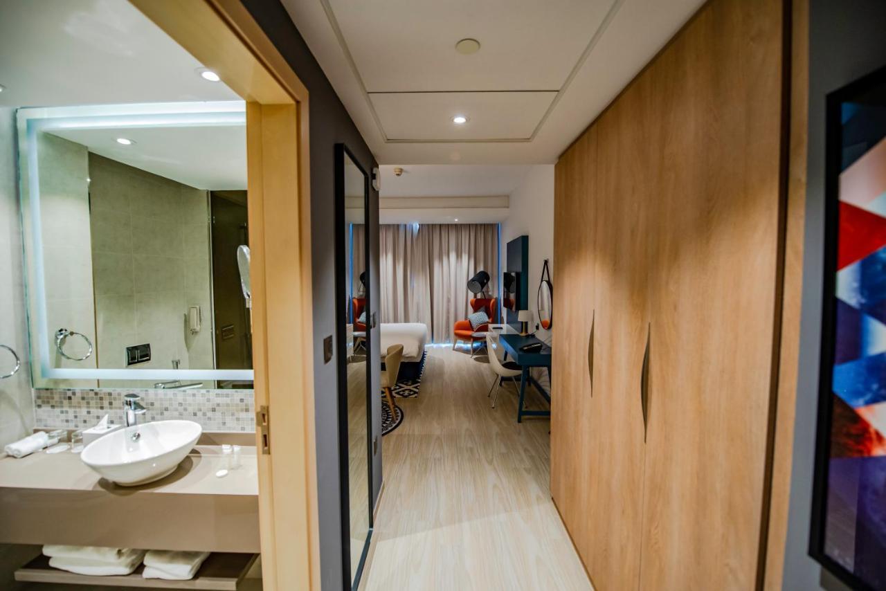La Vie Gardens Hotel Apartments Дубай Екстериор снимка