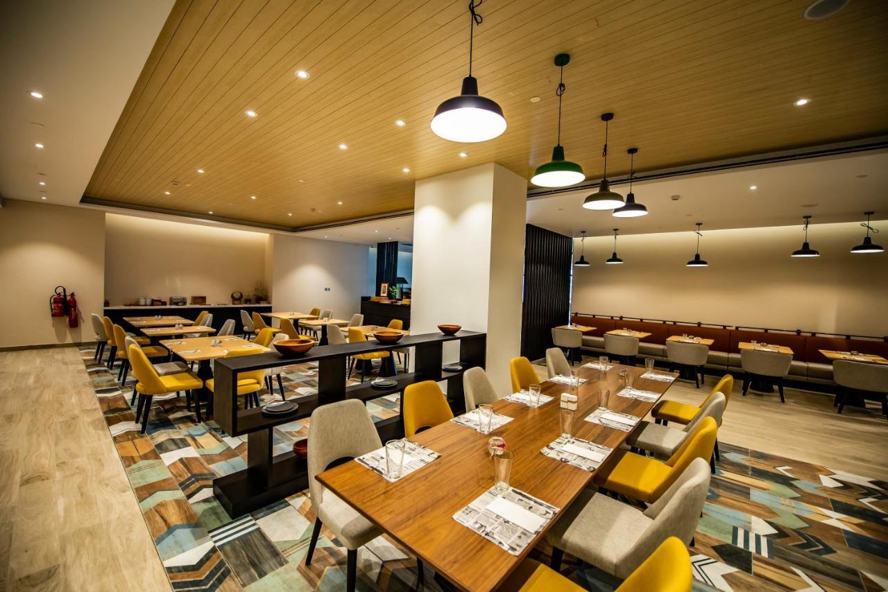 La Vie Gardens Hotel Apartments Дубай Екстериор снимка